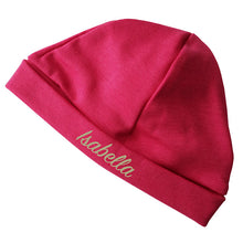 Lade das Bild in den Galerie-Viewer, Personalisierte Babymuetze mit Name bestickt - pink fuer Maedchen