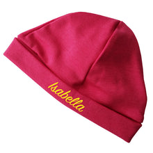 Lade das Bild in den Galerie-Viewer, Personalisierte Babymuetze mit Name bestickt - pink fuer Maedchen