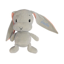 Lade das Bild in den Galerie-Viewer, Kuscheltier als Schmusetuch - Grauer Hase mit Name bestickt (20 cm)